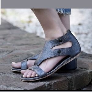 Bet|stü  leather sandals size 9